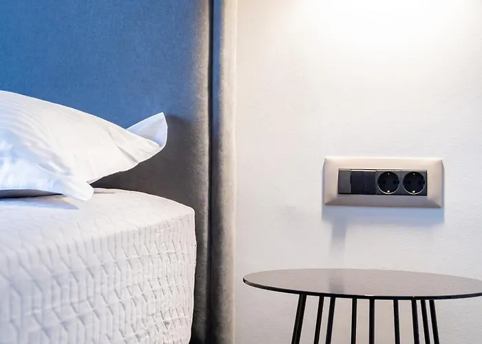 Yiannis Deluxe * Chania (Crete)